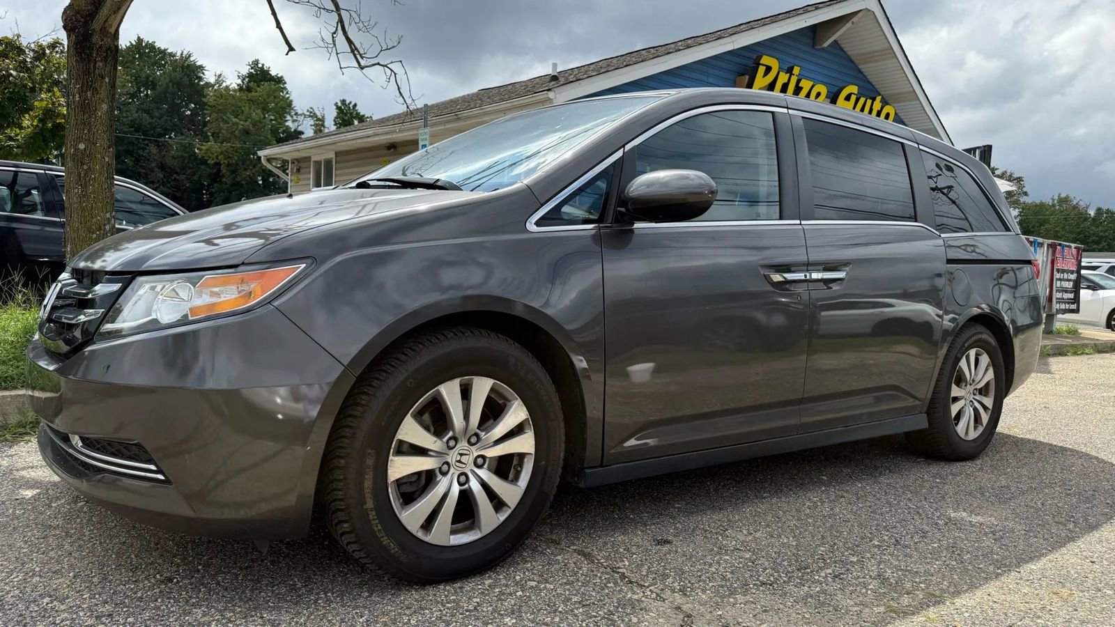 Used 2017 Honda Odyssey EX-L image 2