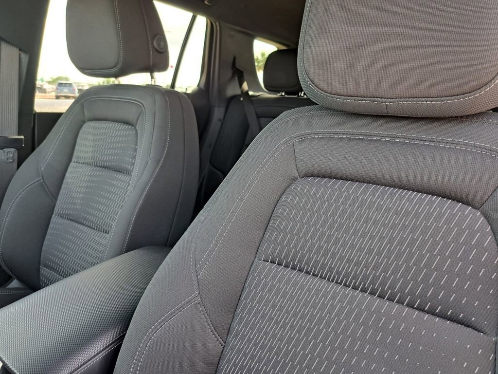 Used 2025 Chevrolet Equinox LT FWD image 18
