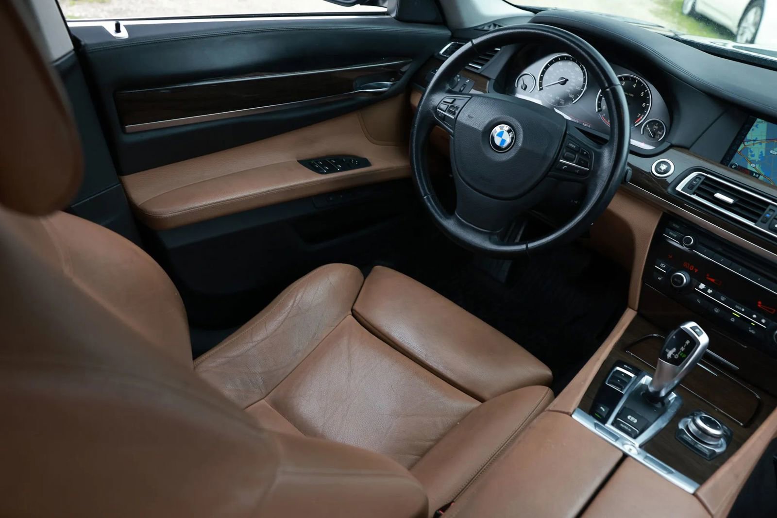 Used 2011 BMW 740i image 20