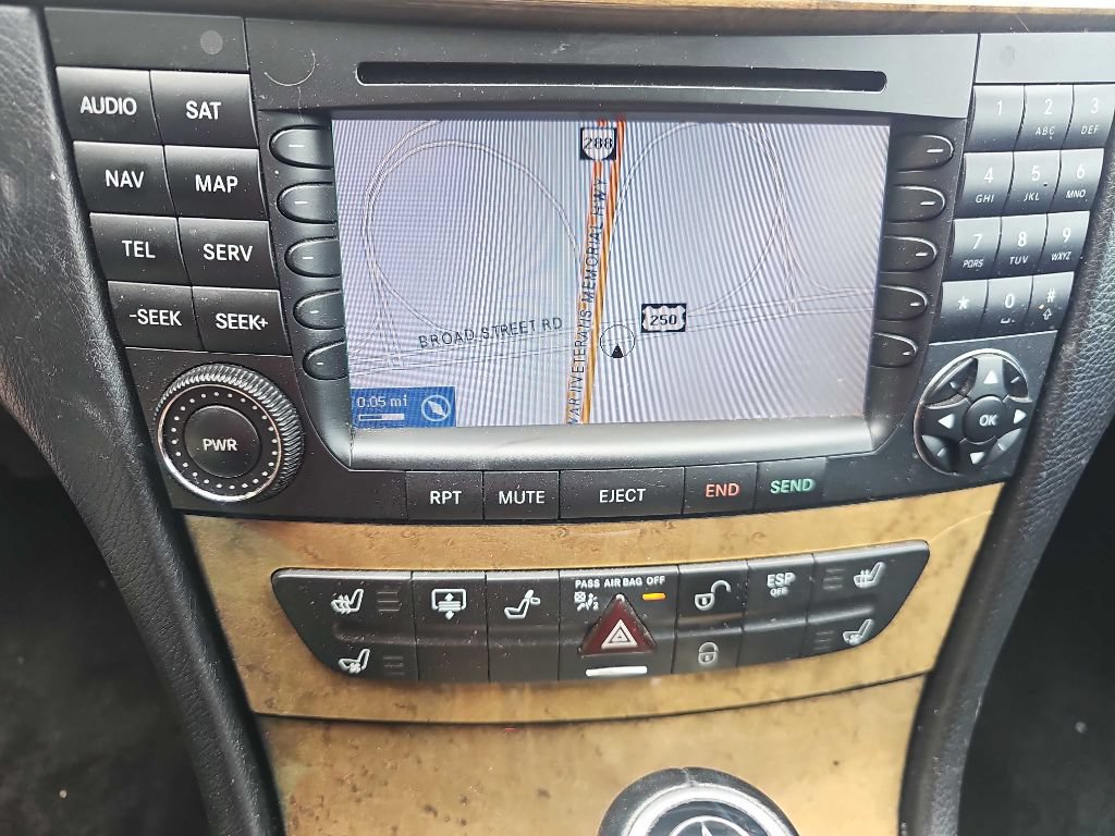 Used 2008 Mercedes-Benz E 550 Sedan image 12