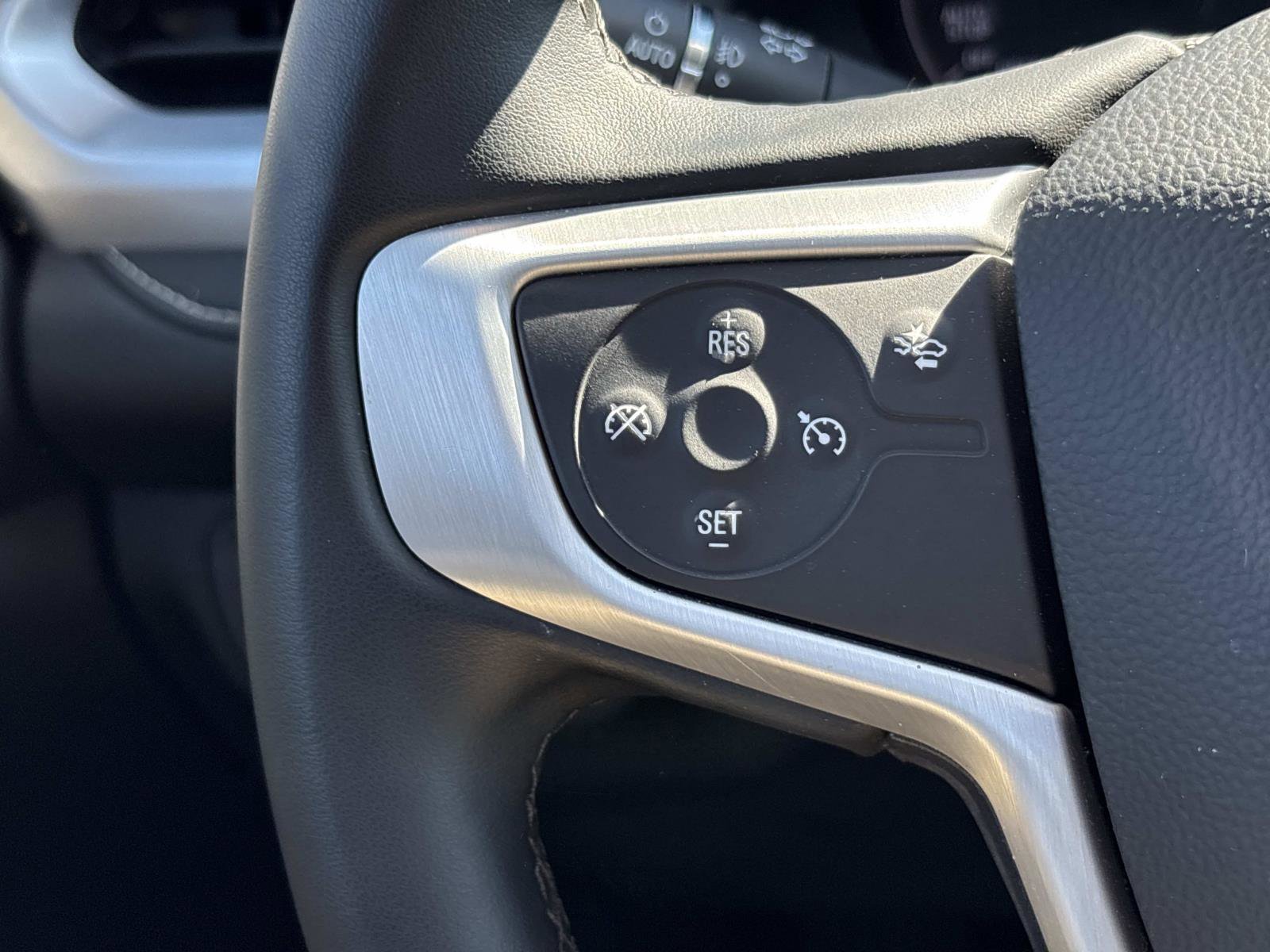 Certified 2023 GMC Acadia SLT image 17