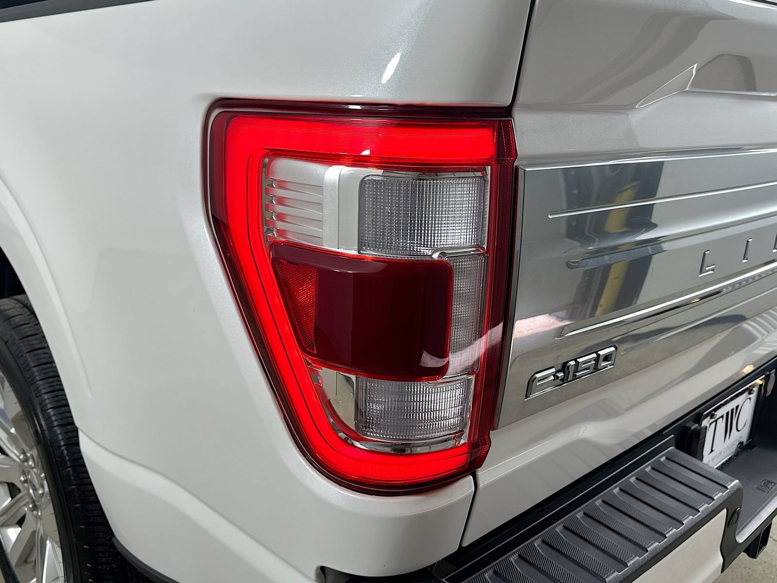 Used 2023 Ford F150 Limited AWD/4WD image 12