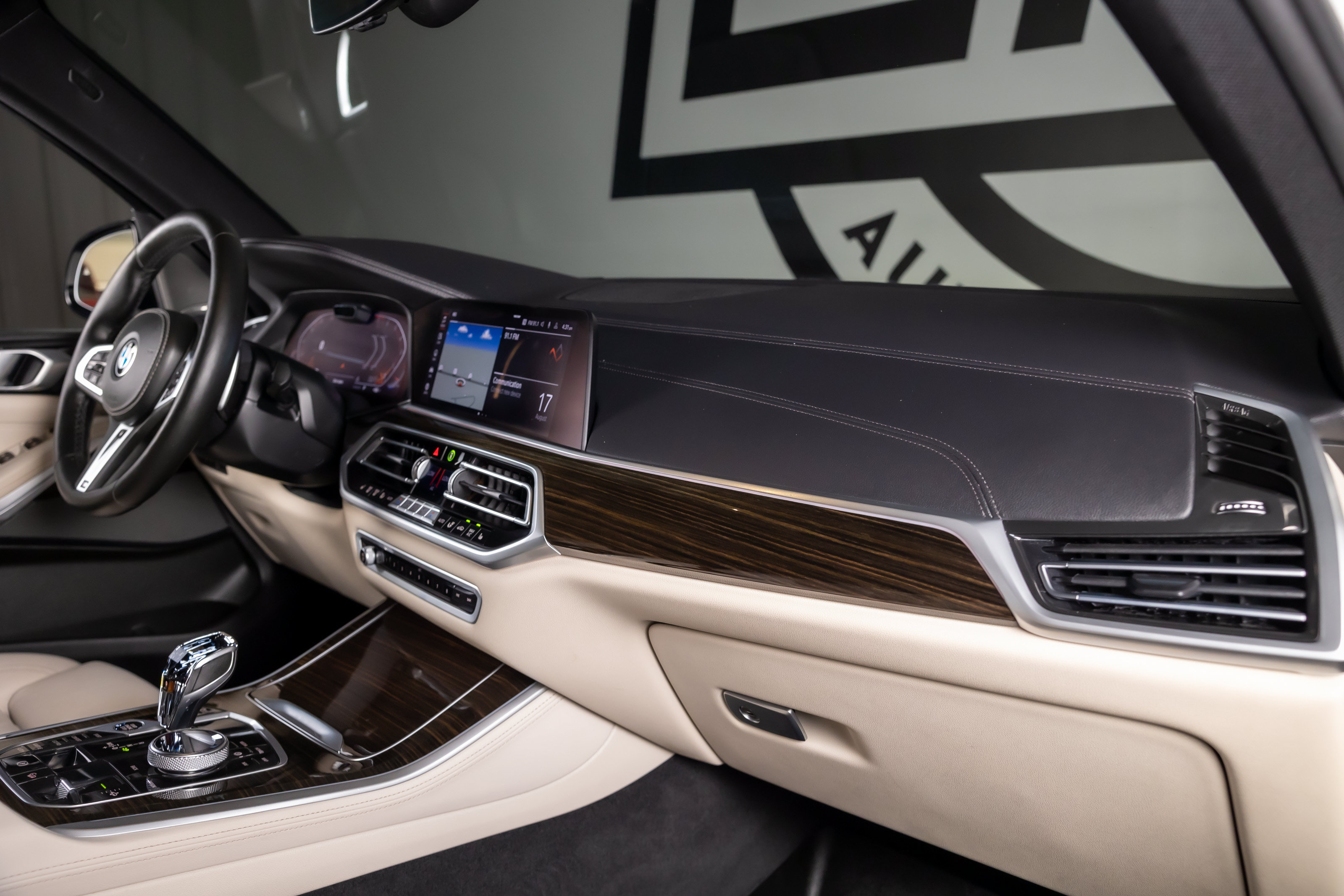Used 2020 BMW X5 xDrive40i w/ M Sport Package AWD/4WD image 32