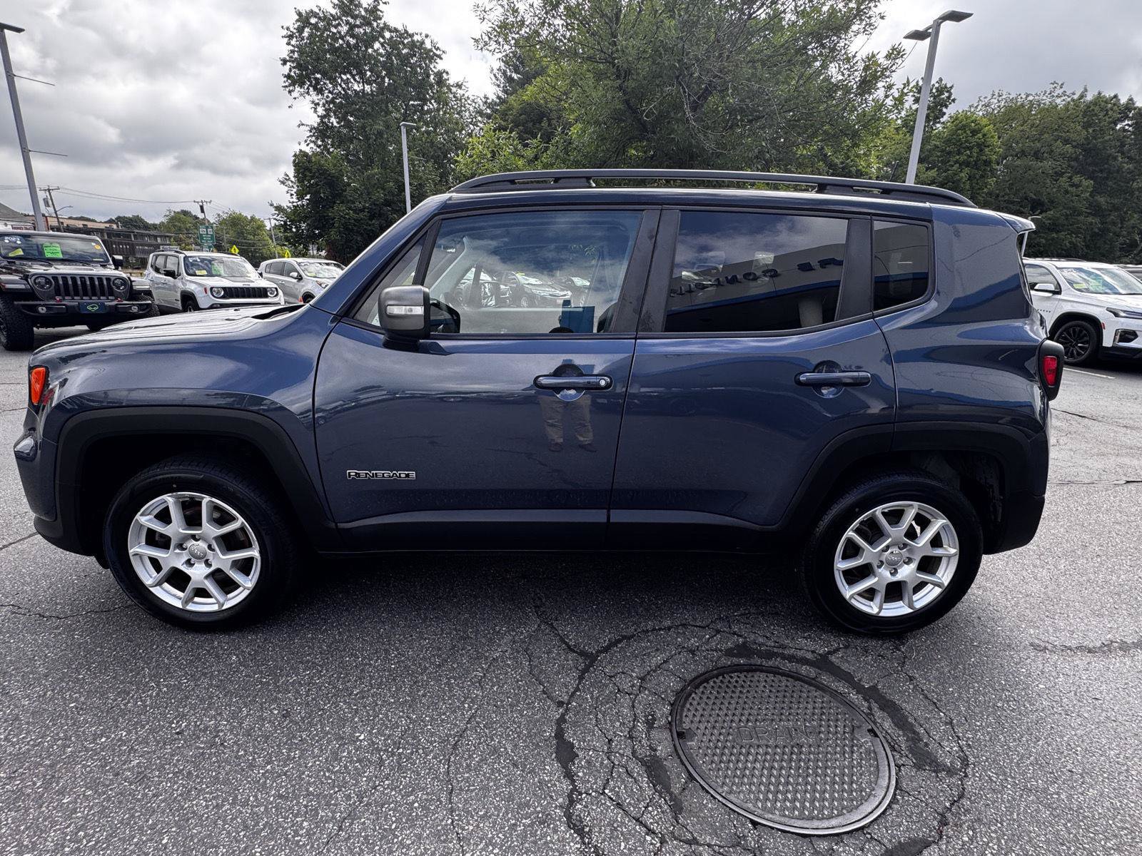 Used 2021 Jeep Renegade Limited AWD/4WD image 4