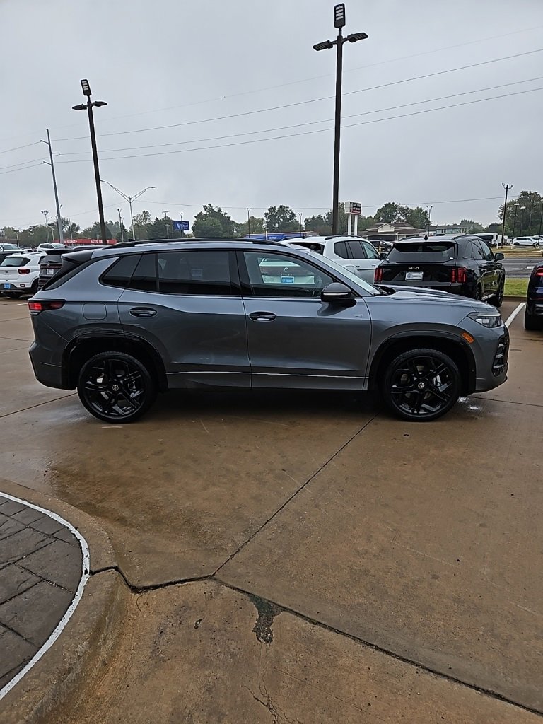 New 2026 Volkswagen Tiguan SE R-Line image 4