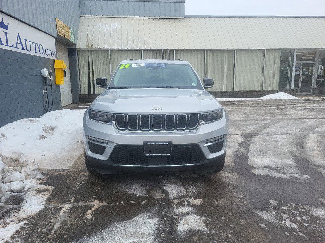 Used 2024 Jeep Grand Cherokee Limited image 4
