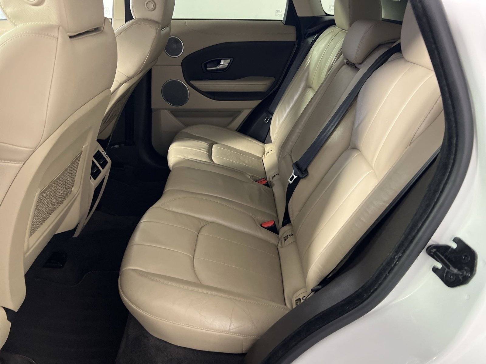 Used 2017 Land Rover Range Rover Evoque SE image 25