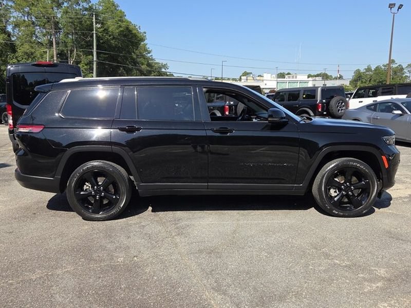 Used 2024 Jeep Grand Cherokee L Altitude AWD/4WD image 15