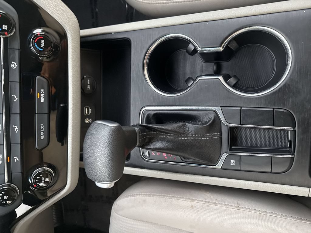 Used 2019 Kia Sedona L FWD image 21