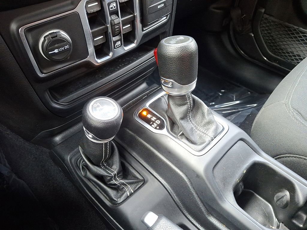 Used 2021 Jeep Wrangler Unlimited Sahara AWD/4WD image 12