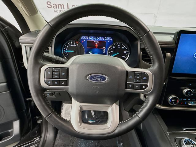Used 2024 Ford Expedition Max XLT image 11