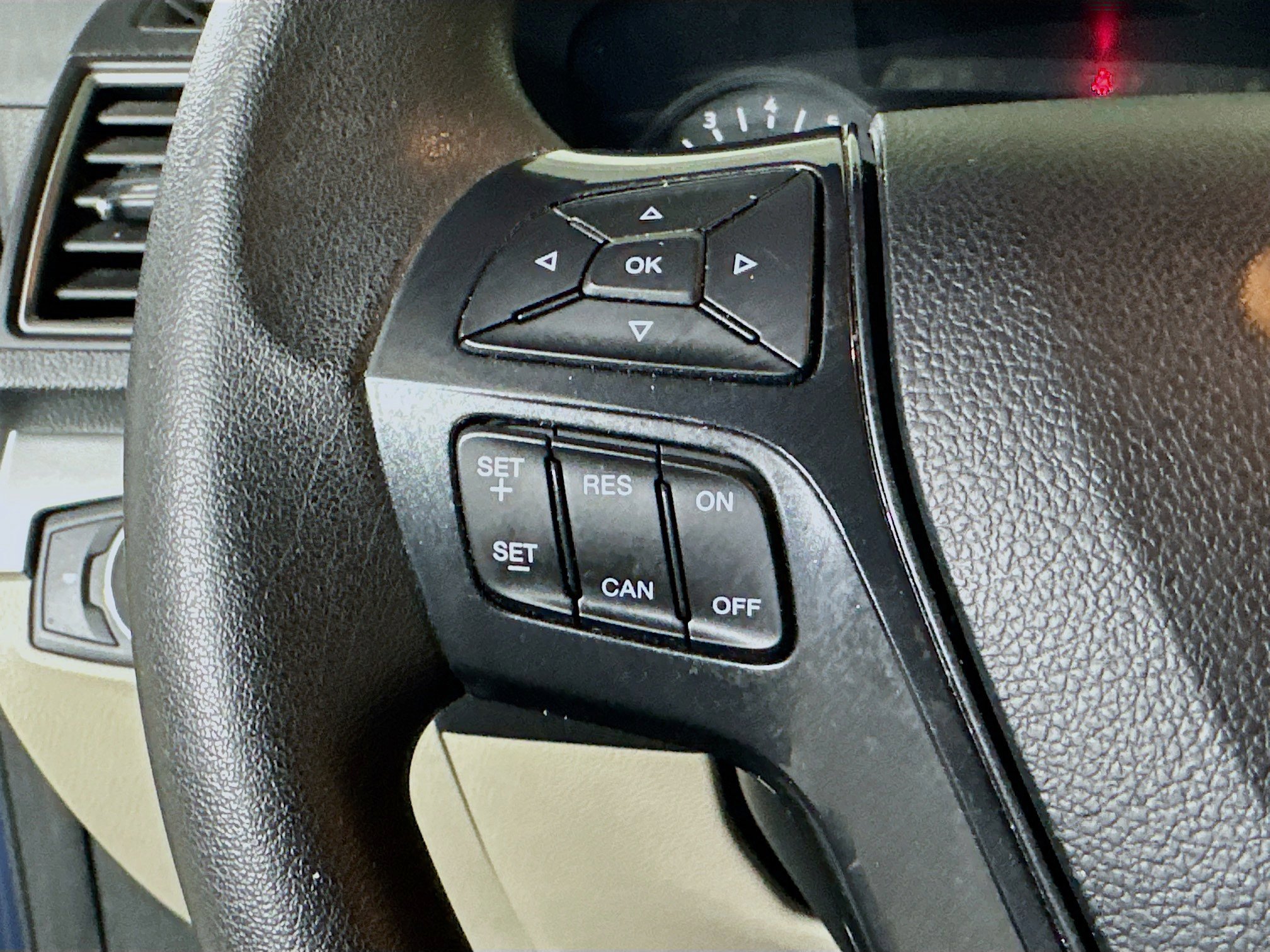 Used 2019 Ford Explorer FWD image 16
