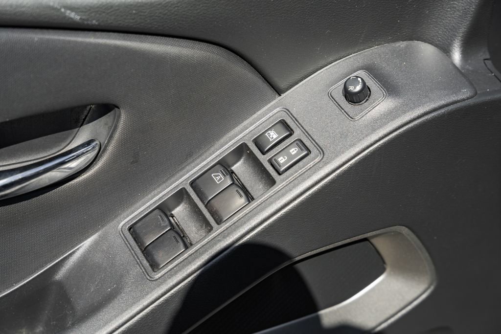 Used 2024 Nissan Frontier SV w/ Technology Package image 31