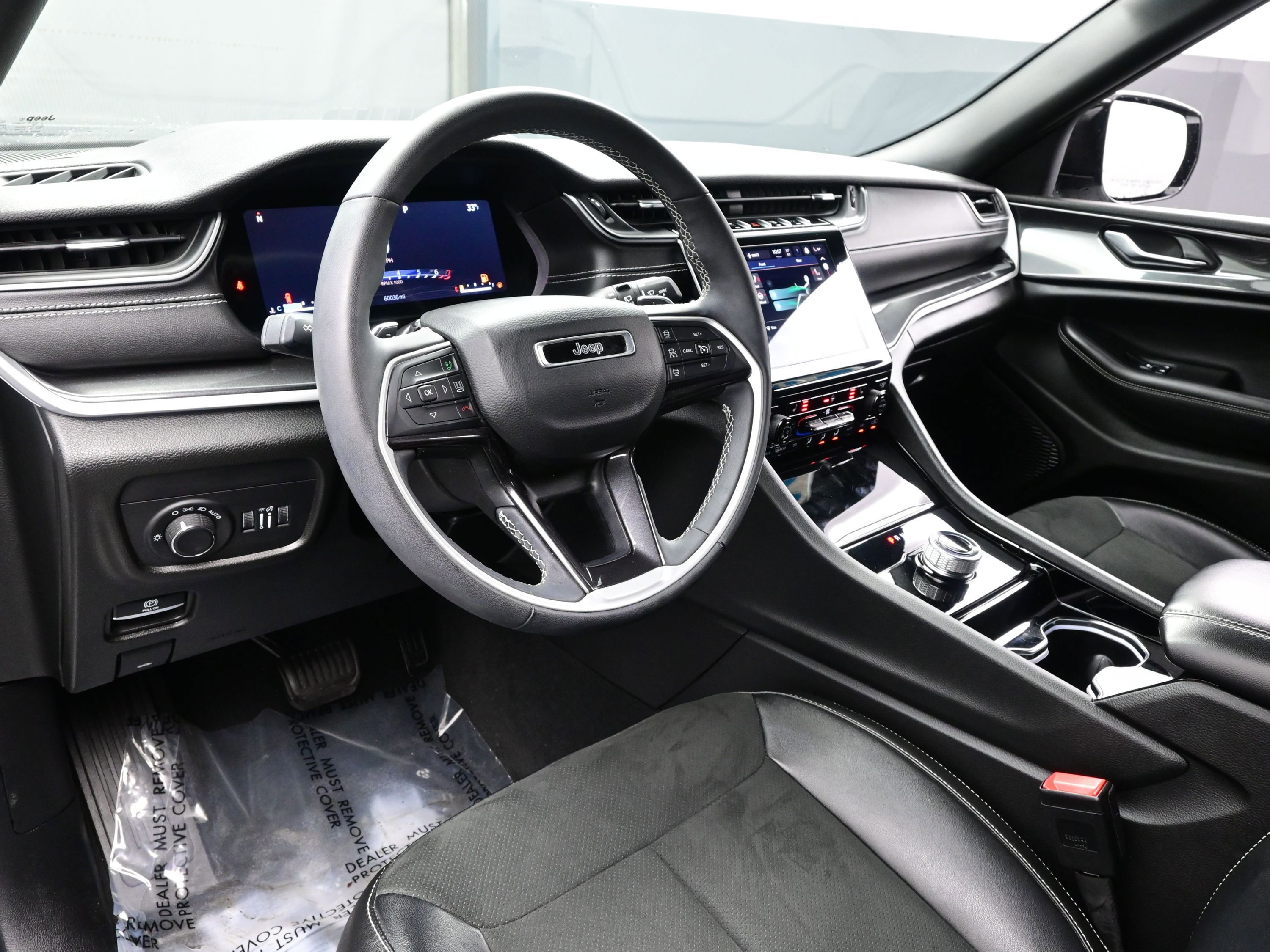Used 2023 Jeep Grand Cherokee L Laredo image 12