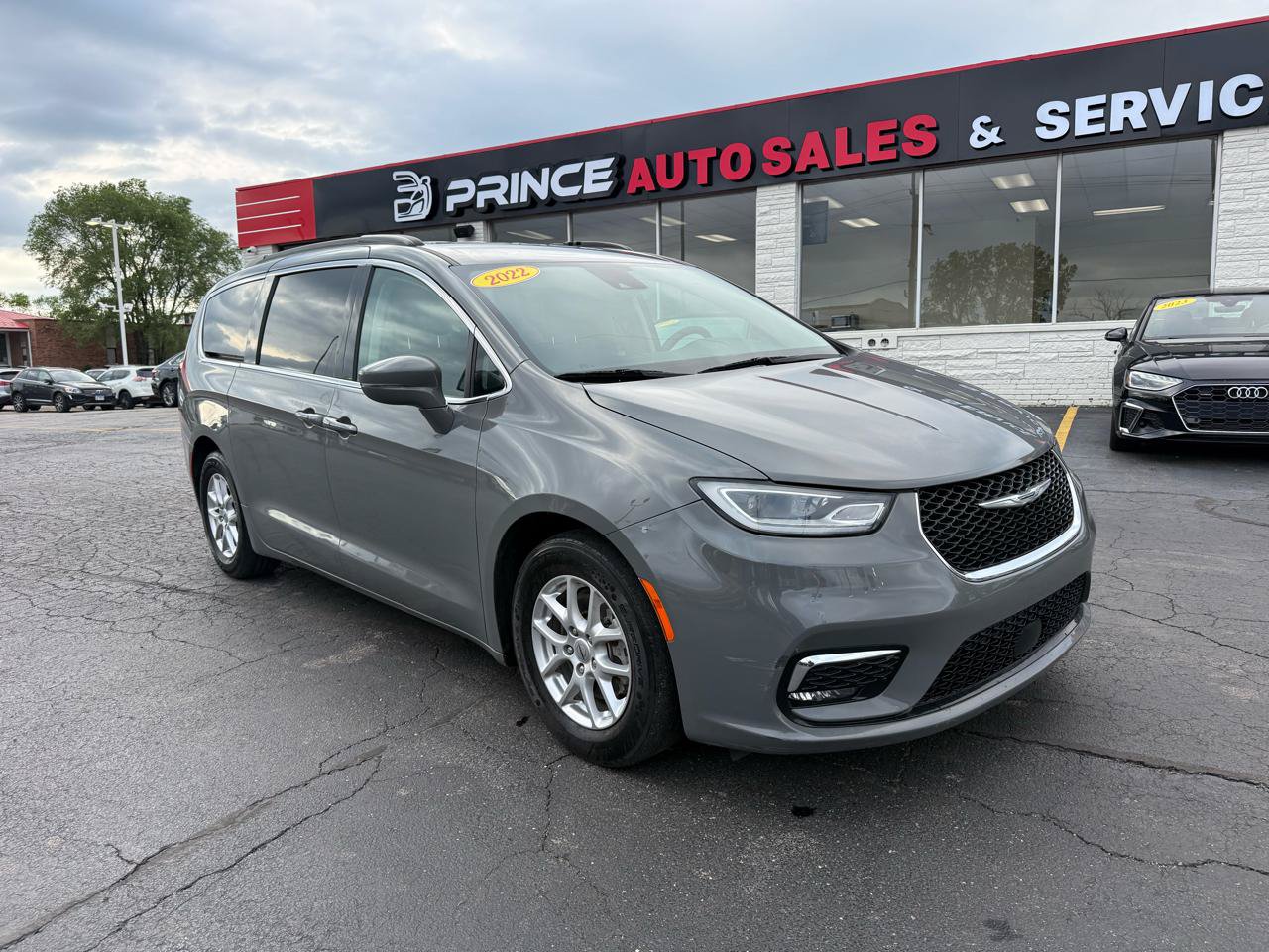 Used 2022 Chrysler Pacifica Touring-L