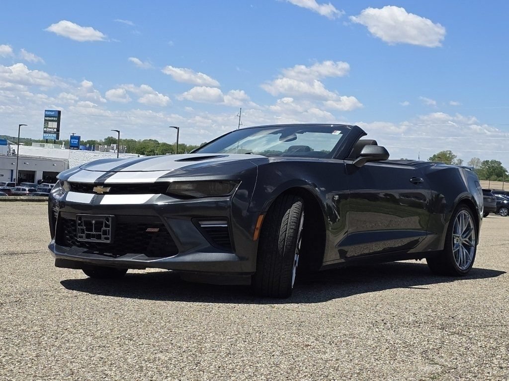 Used 2018 Chevrolet Camaro SS RWD image 10