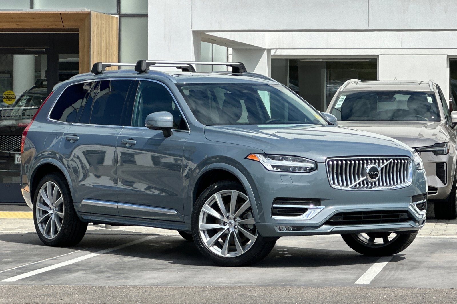 Certified 2023 Volvo XC90 B6 Plus w/ Protection Package Premier AWD/4WD image 2