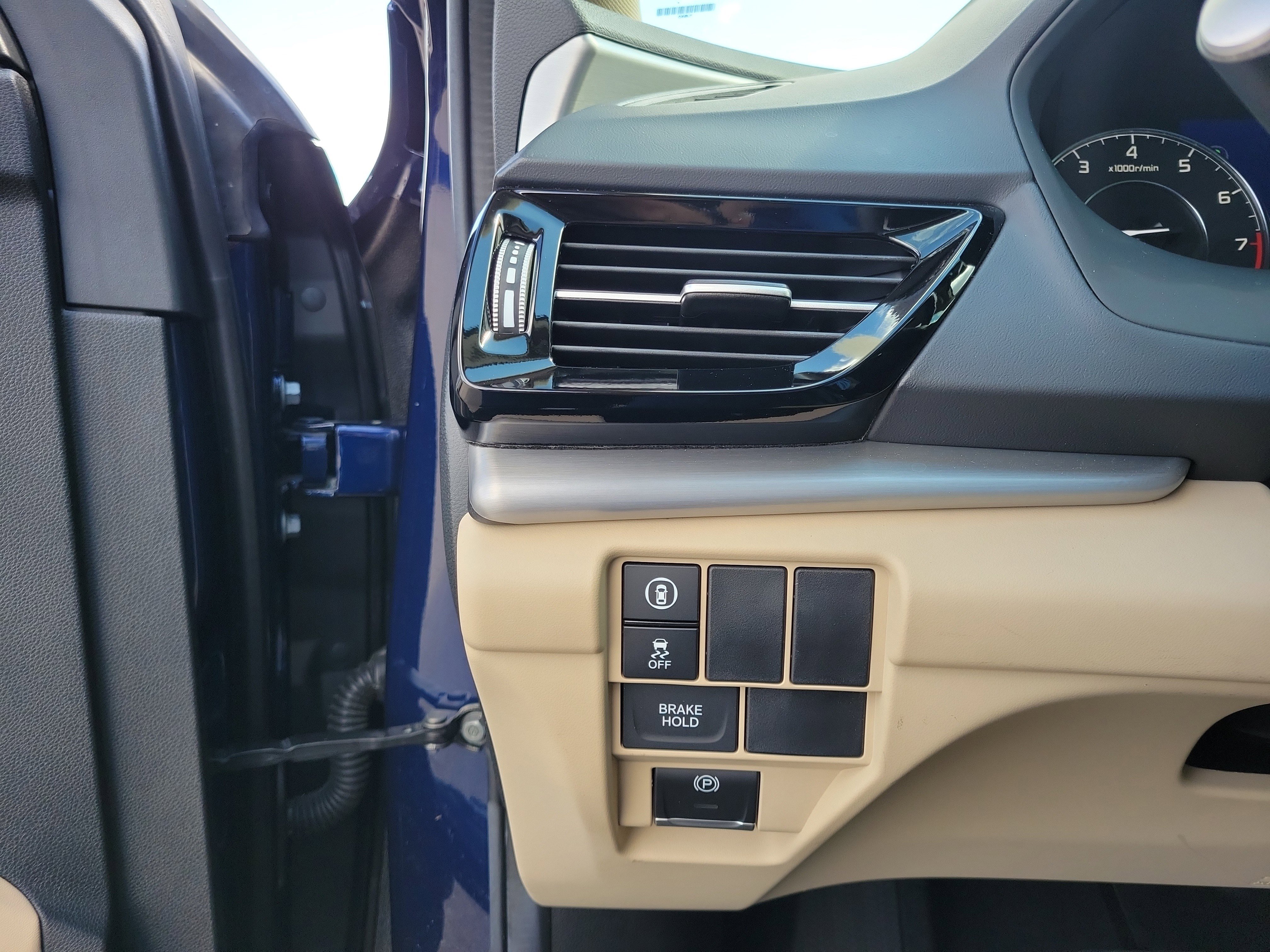 Used 2024 Acura RDX SH-AWD image 21