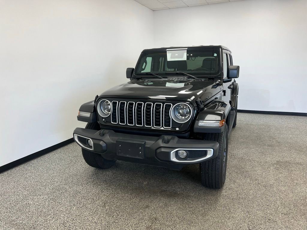 Used 2024 Jeep Wrangler Unlimited Sahara AWD/4WD image 3