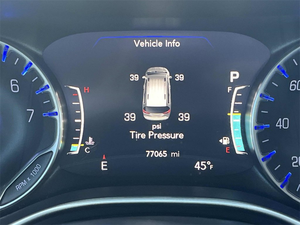 Used 2020 Chrysler Pacifica Touring w/ Tire & Wheel Group image 17