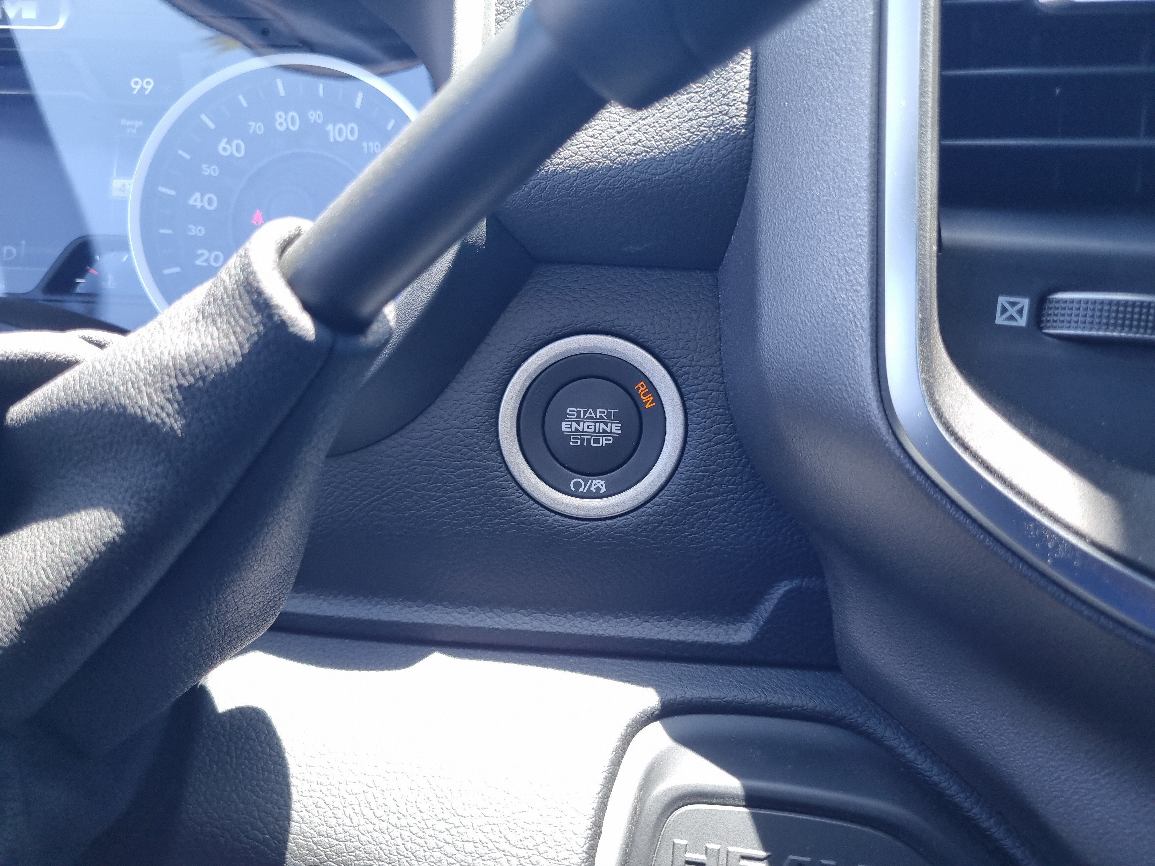 New 2026 RAM 3500 Big Horn AWD/4WD image 32
