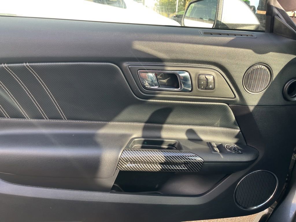 Used 2015 Ford Mustang GT Premium w/ Equipment Group 401A RWD image 9