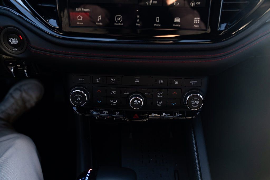 Used 2025 Dodge Durango GT AWD/4WD image 15