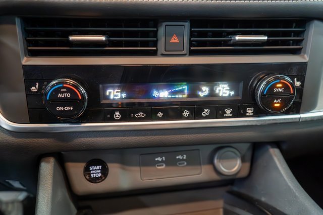 Used 2025 Nissan Rogue SV w/ SV Premium Package image 31