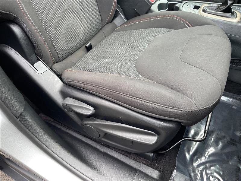 Used 2016 Jeep Cherokee 75th Anniversary image 17