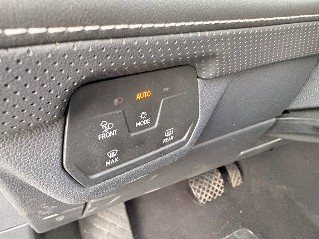 Used 2025 Volkswagen Atlas SE FWD image 13