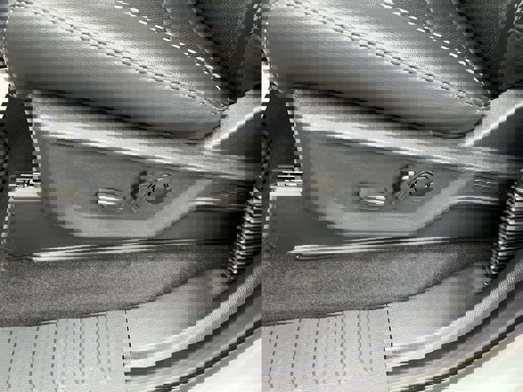 New 2025 Ford F150 Lariat w/ Equipment Group 501A Mid image 20