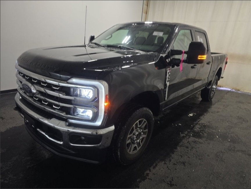 Used 2024 Ford F350 Lariat image 3