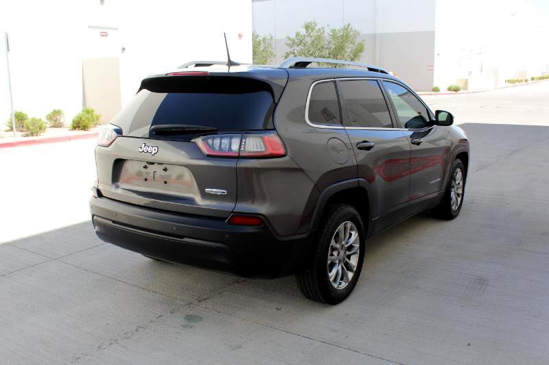 Used 2021 Jeep Cherokee Latitude Plus image 5