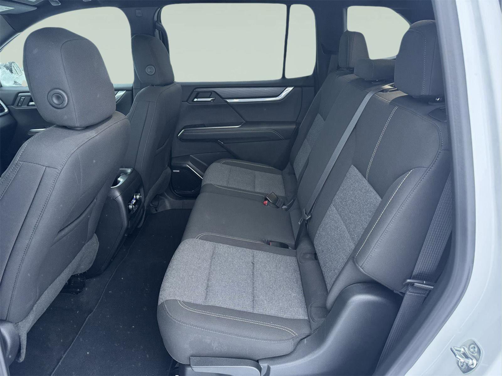 Used 2025 GMC Acadia Elevation image 14