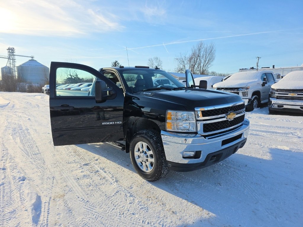 Used 2014 Chevrolet Silverado 2500 LT w/ Interior Plus Package image 28