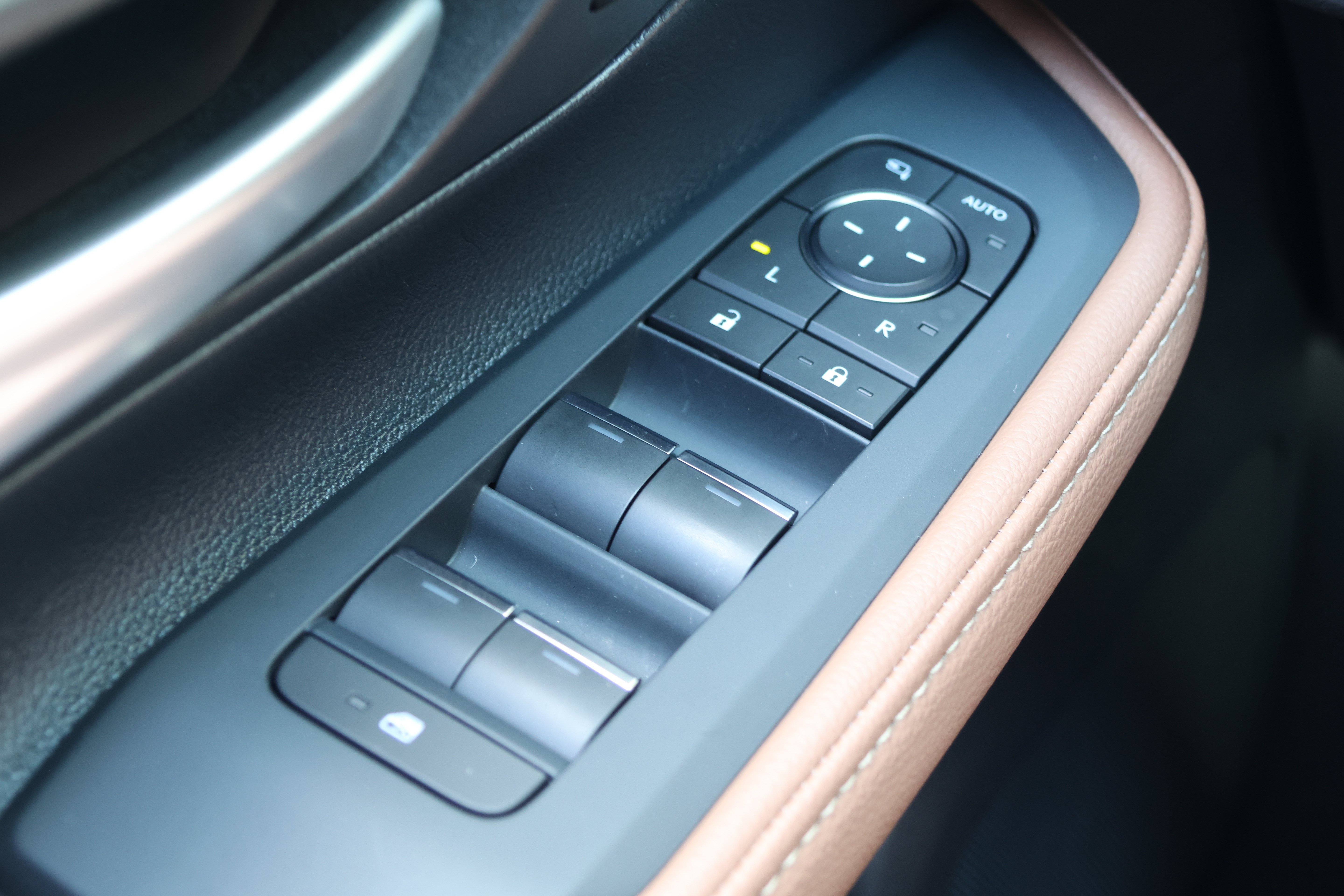 Used 2025 Toyota Grand Highlander AWD image 14