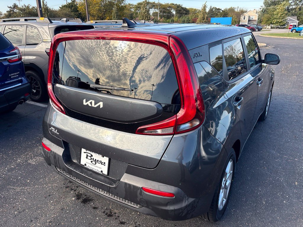 Used 2022 Kia Soul LX w/ Technology Package FWD image 3
