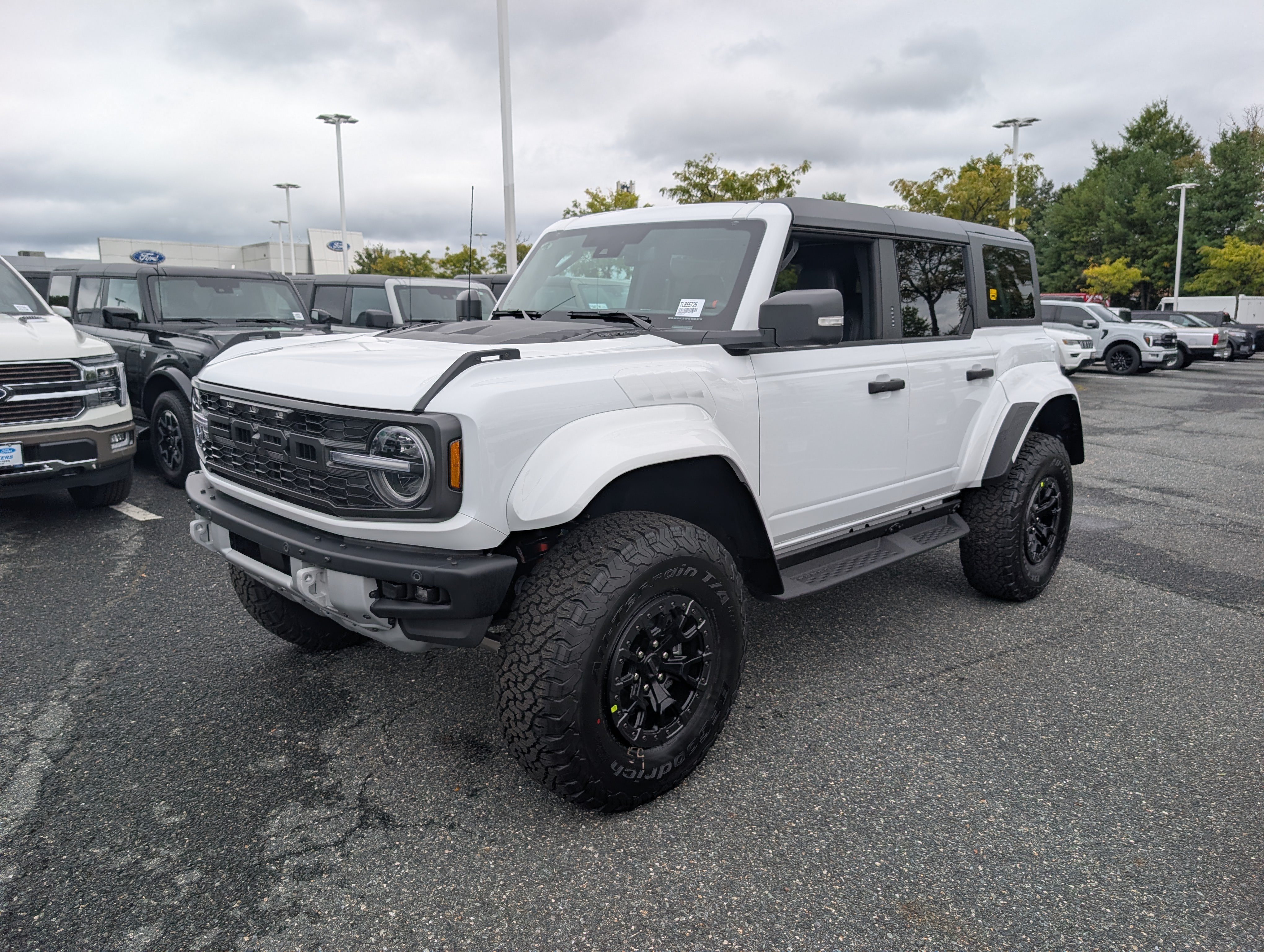 New 2026 Ford Bronco Raptor w/ Interior Carbon Fiber Pack AWD/4WD image 4