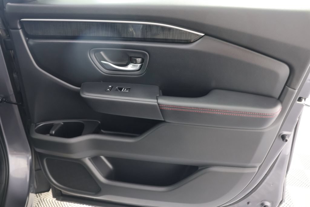 Used 2025 Honda Pilot Black Edition image 32