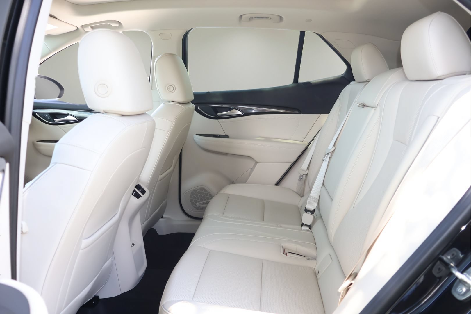 Used 2021 Buick Envision Essence FWD image 12