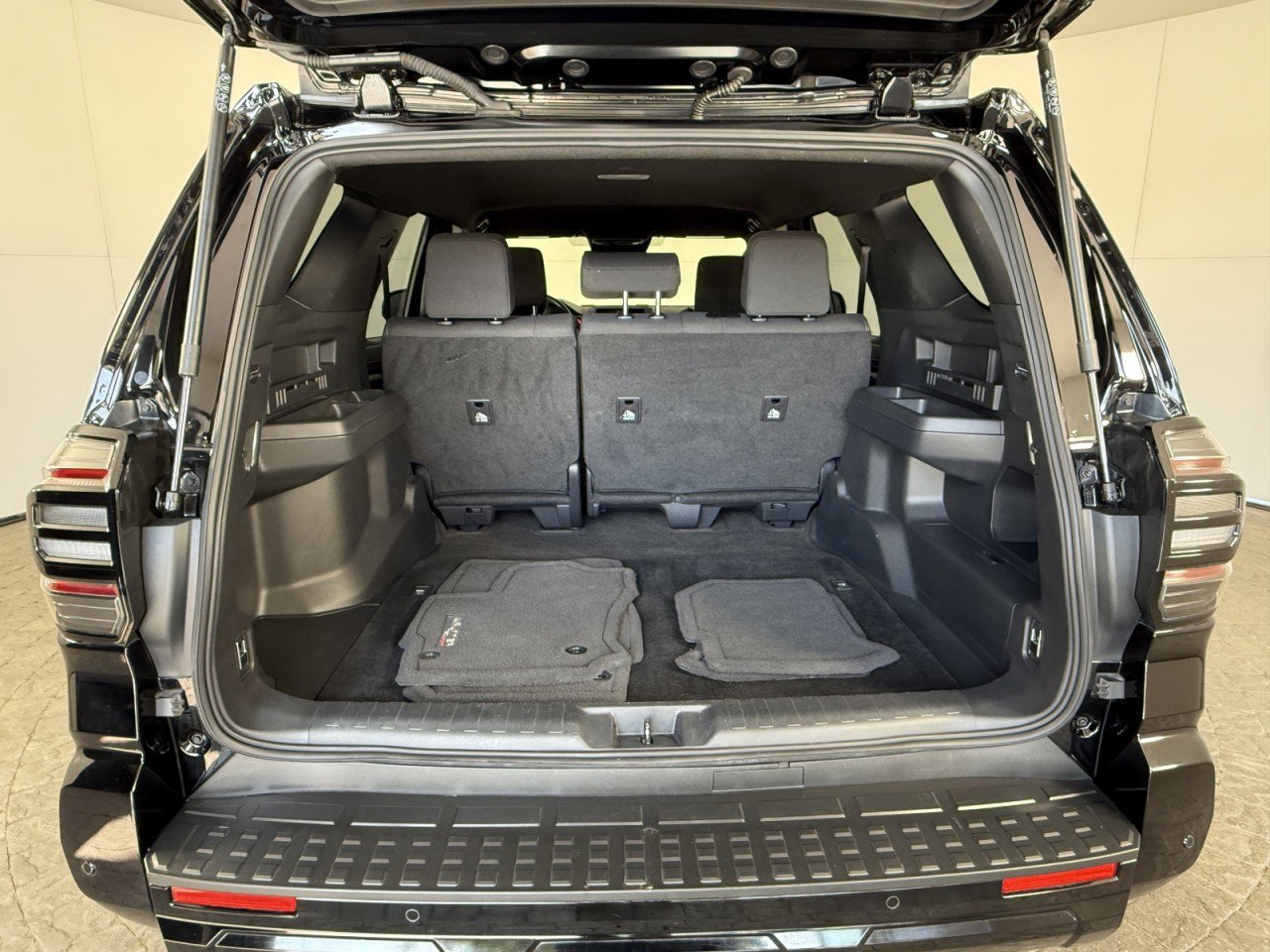 Used 2025 Toyota 4Runner 4WD image 8