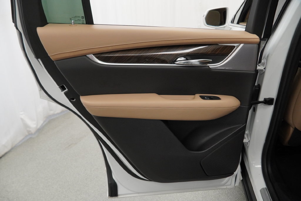 Used 2020 Cadillac XT6 Premium Luxury w/ Platinum Package FWD image 37