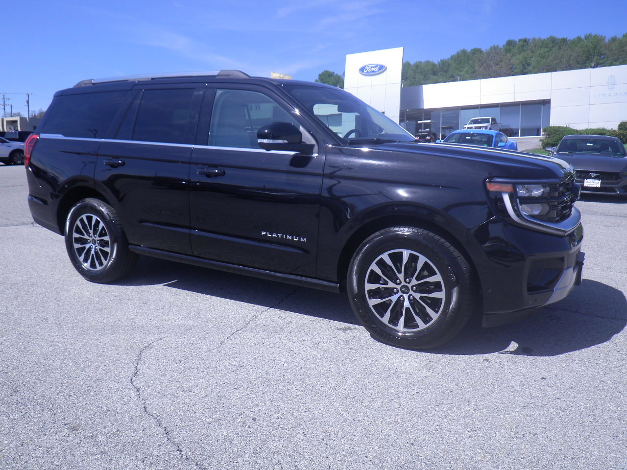 Certified 2025 Ford Expedition Platinum image 8