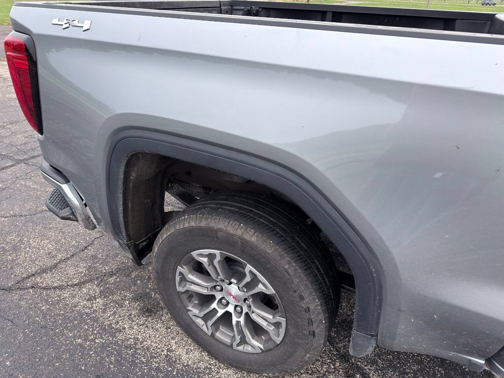 Used 2025 GMC Sierra 1500 SLT AWD/4WD image 17