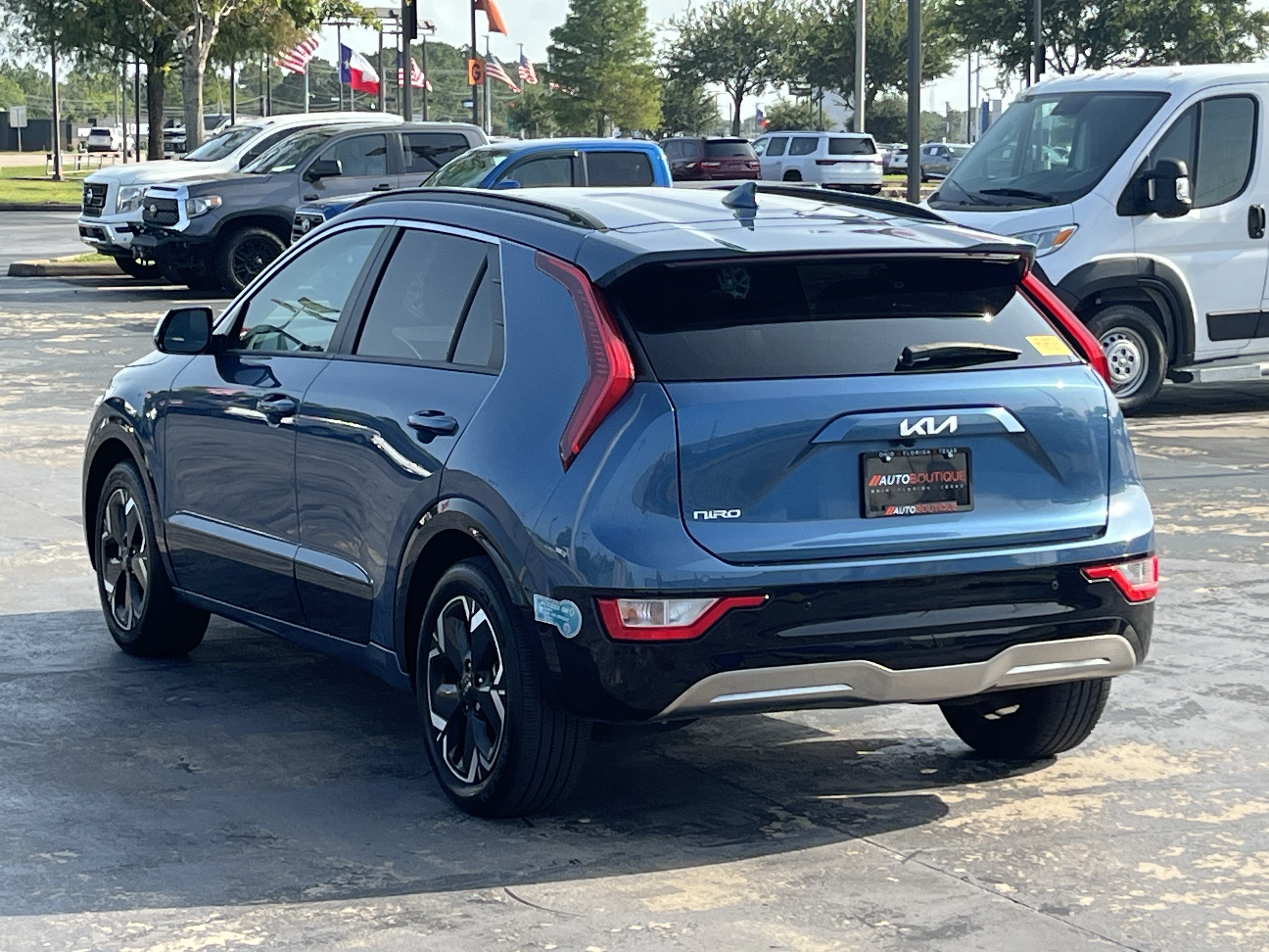 Used 2023 Kia Niro Wind FWD image 9