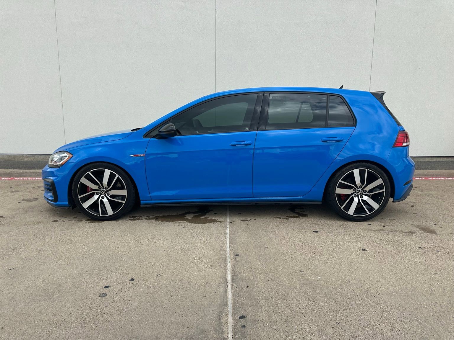 Used 2021 Volkswagen GTI SE image 4