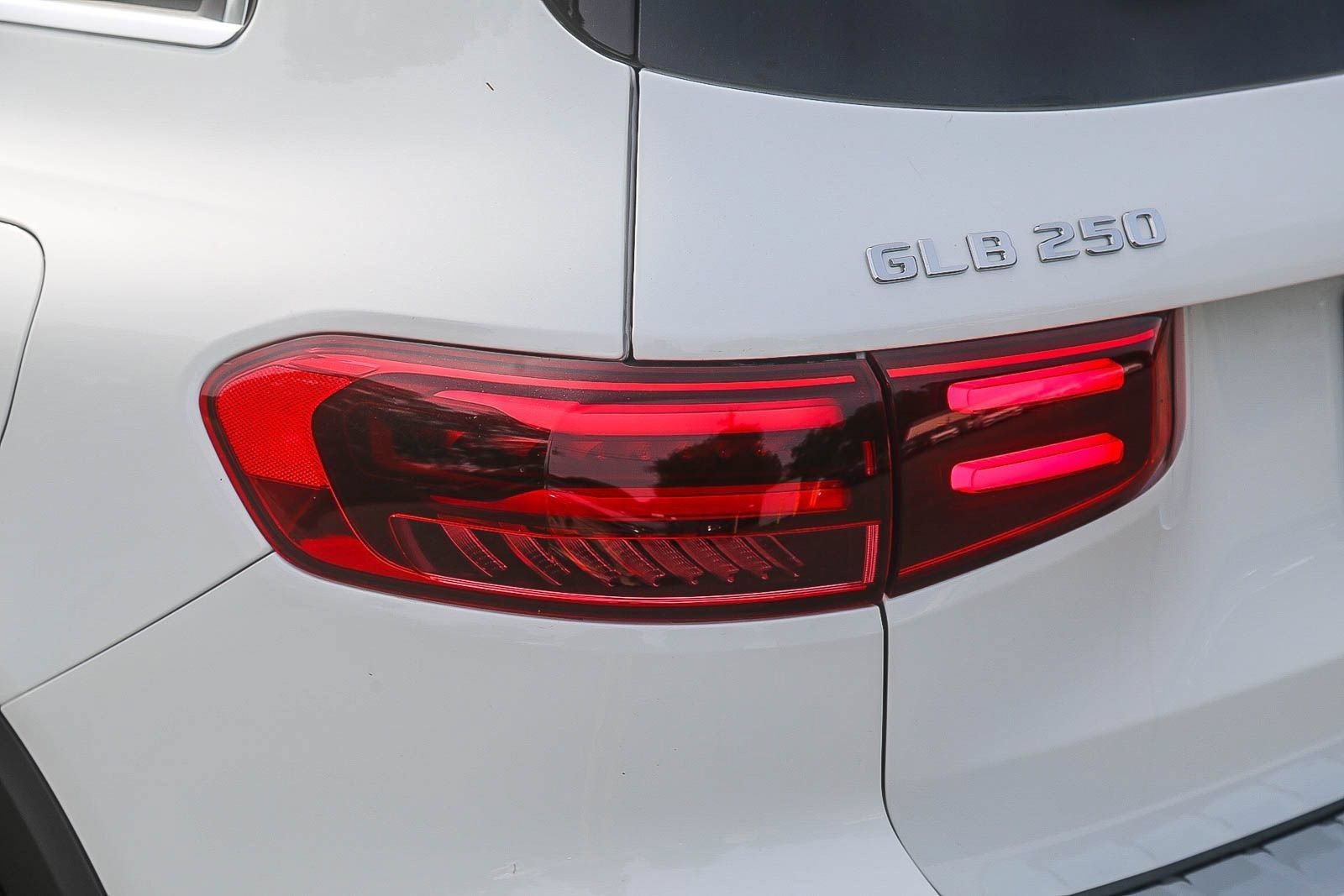 New 2026 Mercedes-Benz GLB 250 4MATIC image 9