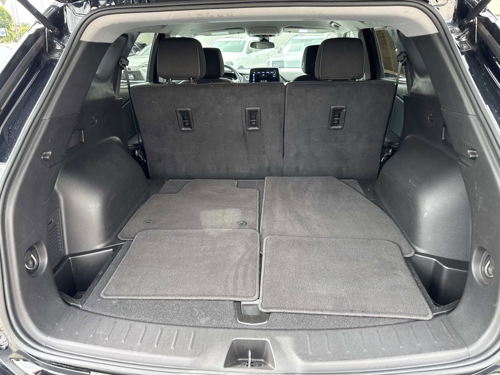 Used 2025 Chevrolet Blazer LT AWD/4WD image 5