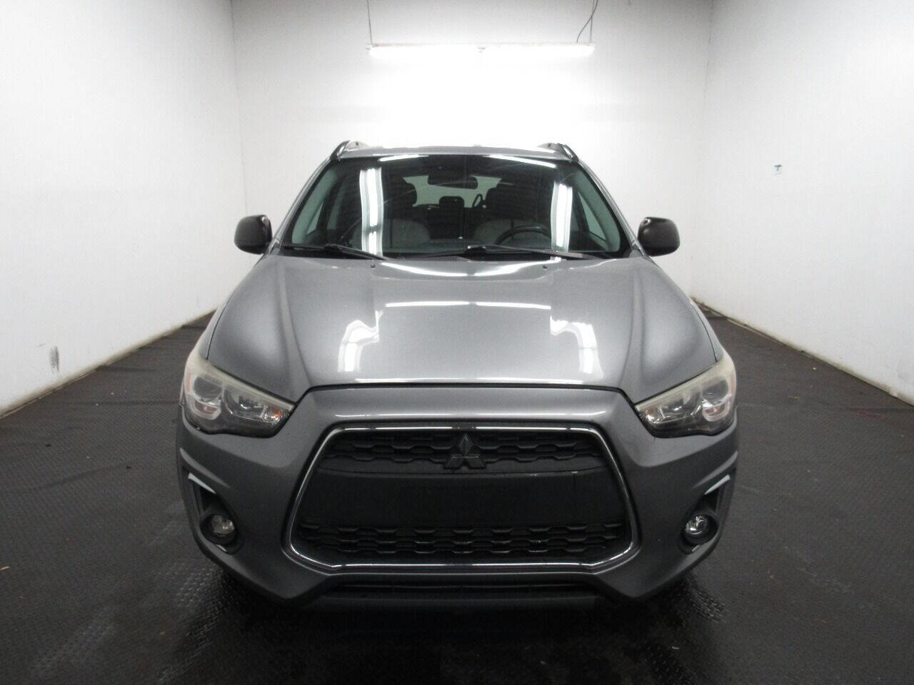 Used 2013 Mitsubishi Outlander Sport LE image 2