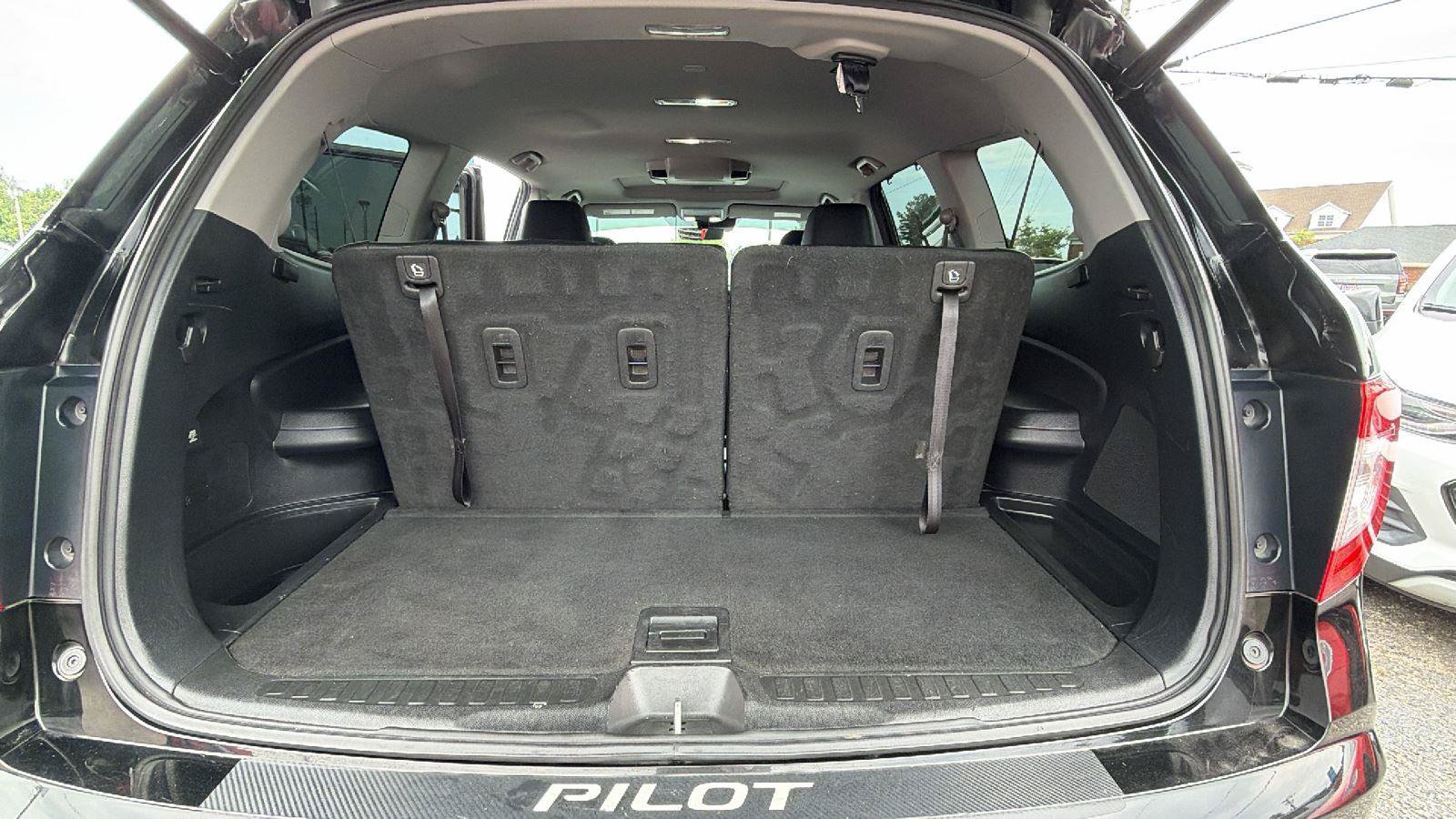 Used 2020 Honda Pilot Touring image 12